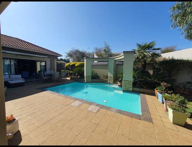4 BEDROOM HOUSE FOR SALE IN VANDERBIJLPARK SE 8